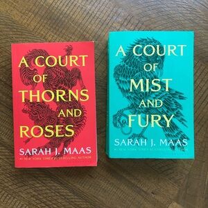 A Court of Thorns and Roses / A Court of Mist and Fury